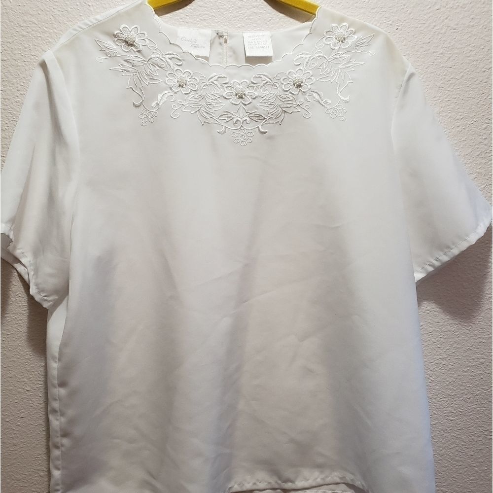 Elizabeth Williams, White beaded blouce, L